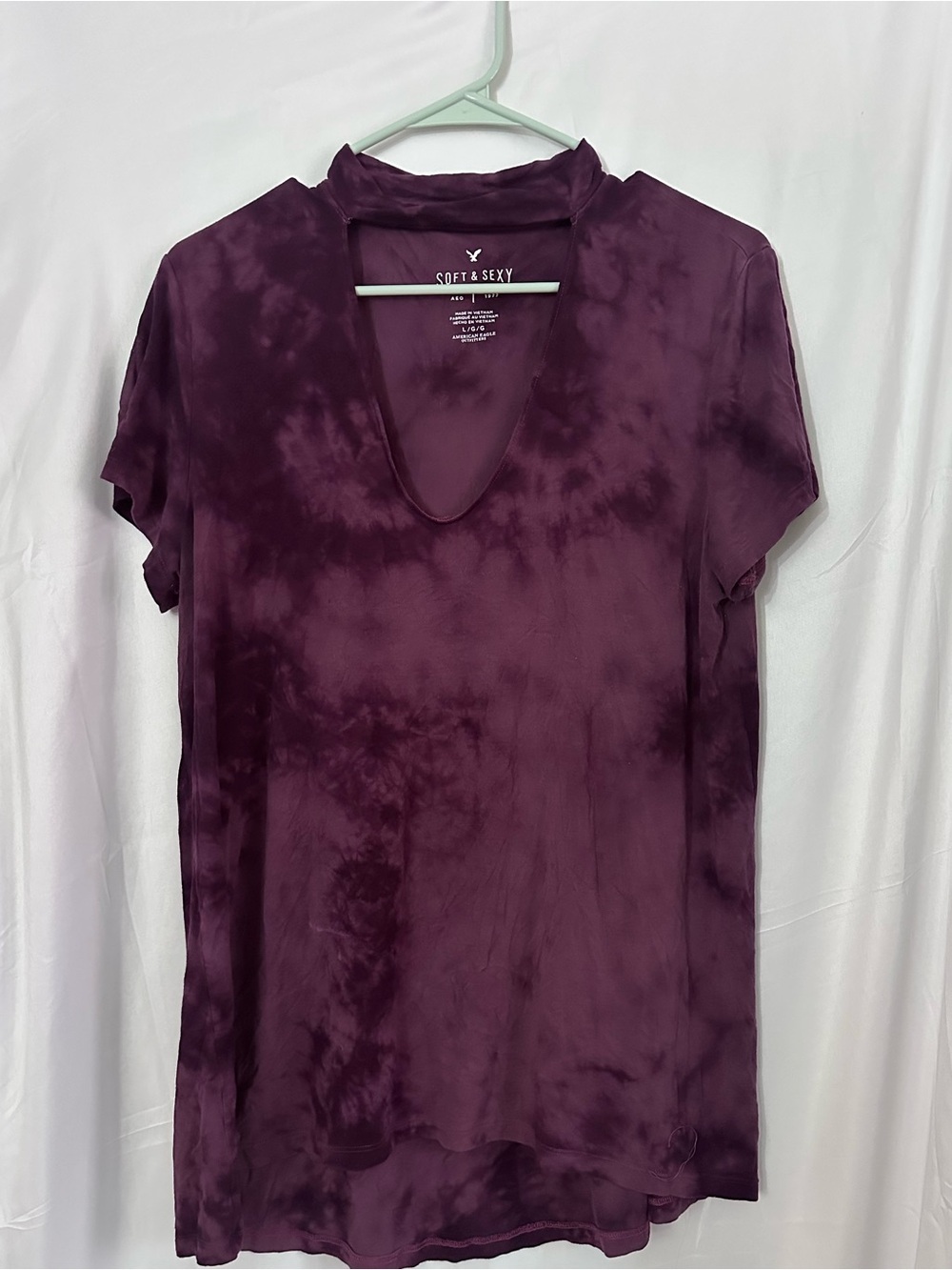 American Eagle Outfitters Deep Plum Tie-Dye V-Neck Tee